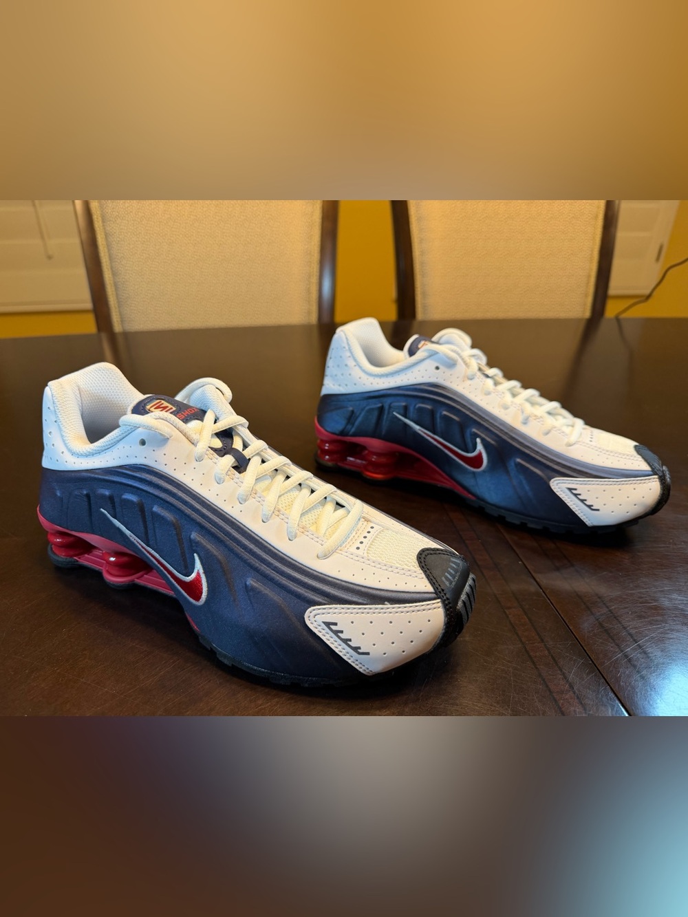 New Nike Shox R4 USA White Blue Sneaker Shoes Size US 6.5Y